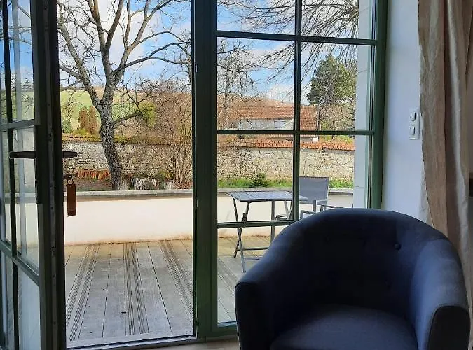 Le Relais Bed & Breakfast Revillon